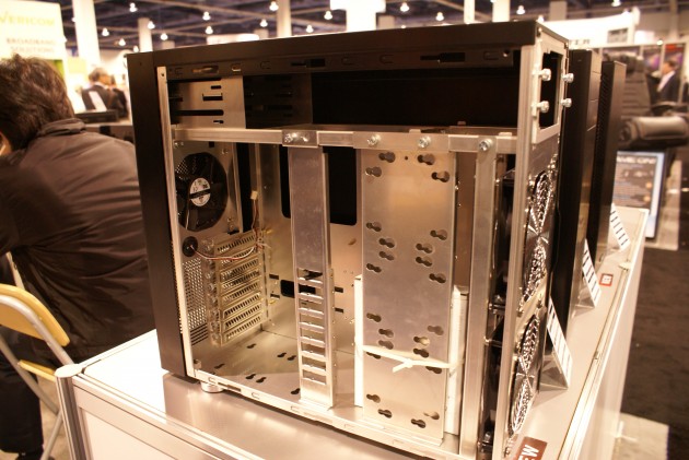 Lian Li PC-100 back panel