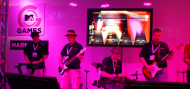 Icrontic plays Rock Band 3 at E3 2010
